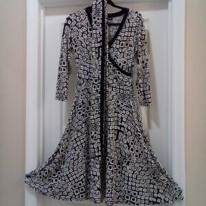 Donna Morgan, size 8, fit and flare dress with belt